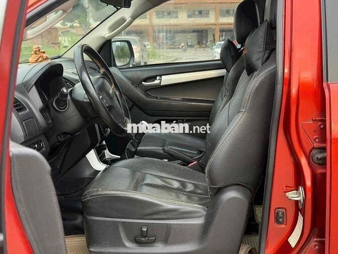 Isuzu Dmax 2016 LS 2.5 4X4 MT - 150000 km