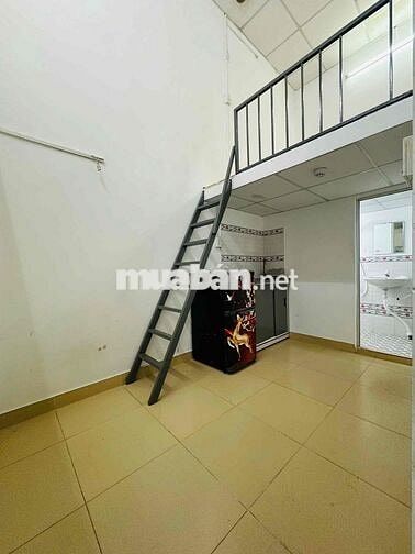 Gác cao 2m bếp máy lạnh tủ lạnh máy giặt chung giờ tự do