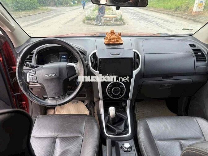 Isuzu Dmax 2016 LS 2.5 4X4 MT - 150000 km