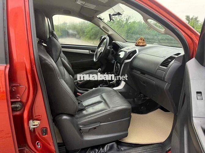 Isuzu Dmax 2016 LS 2.5 4X4 MT - 150000 km