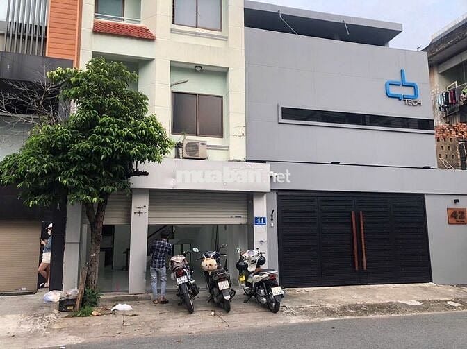 Nhà mặt tiền đường Tân cảng, 225m2, 4pn tại quận Bình Thạnh