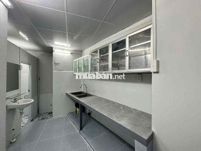 NHÀ HẺM XE HƠI 4 PHÒNG NGỦ RỘNG RÃI THOÁNG