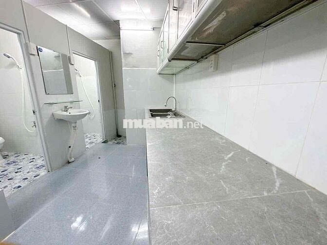 NHÀ HẺM XE HƠI 4 PHÒNG NGỦ RỘNG RÃI THOÁNG