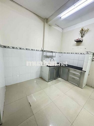 NHÀ CHO THUÊ 8 tr 3 pn VỊ TRÍ SÁT SIÊU THỊ AEON MAI