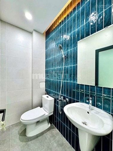 Bán nhà HXH, 32m2, Giá 3.69 TỶ, Nguyễn Gia Trí, Phường 25, Bình Thạnh