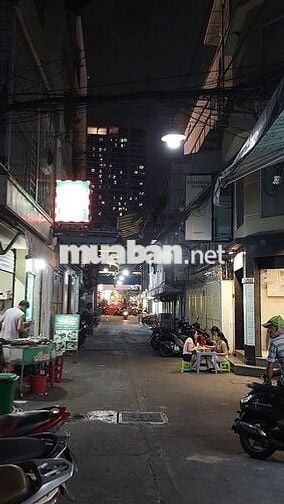 QUẬN 10 - CHO THUÊ NHÀ NGUYÊN CĂN 3 TẦNG - GIÁ RẺ CHỈ 10 TRIỆU / THÁNG