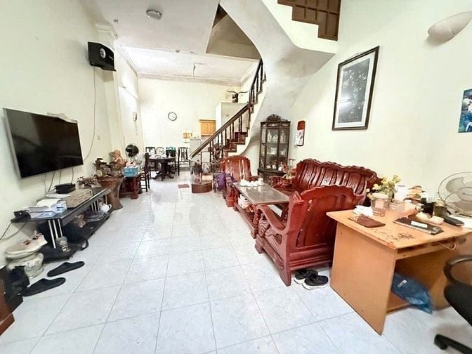 Phùng Chí Kiên – Cầu Giấy – Ô Tô Tránh 58 M2 – 4 T – MT 4.8 M – Giá 20