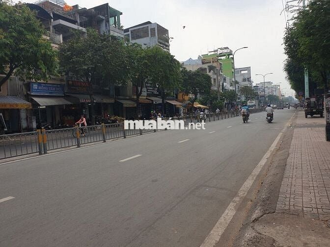 Mặt tiền Minh Phụng, Q11. DT: 3.6x16m, 2 lâu, 2PN, 3WC