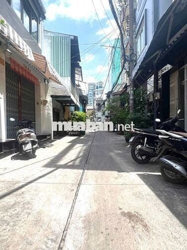 Nhà Bán Lạc Long Quân Quận 11 1 trệt 2 lầu sân thượng 40m2 hẻm rộng