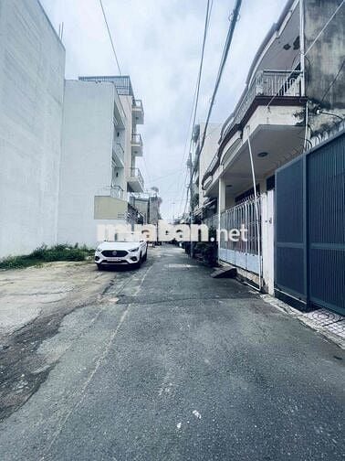 BÁN NHÀ 3 LẦU KHU HIẾM TÂN THỚI NHẤT NGANG GẦN 5m NHỈNH 6 TỶ HXH