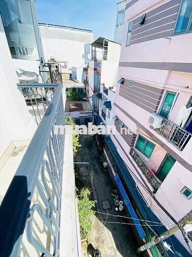 BÁN NHÀ 3 LẦU KHU HIẾM TÂN THỚI NHẤT NGANG GẦN 5m NHỈNH 6 TỶ HXH