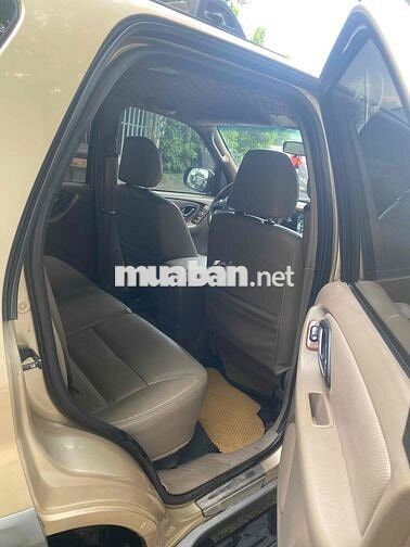 Ford Escape 2003 3.0 V6 - 123456 km