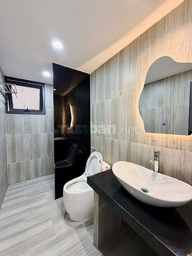 Mặt tiền oto 6m Phạm Văn Đồng giáp Bình Thạnh 5 tầng chỉ hơn 9 tỷ