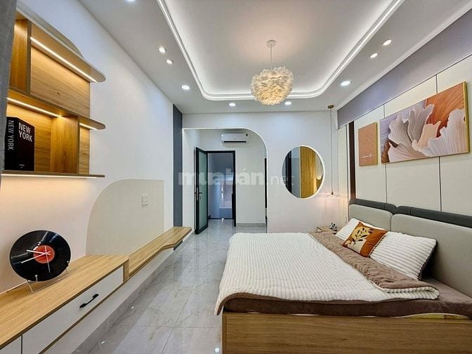 Mặt tiền oto 6m Phạm Văn Đồng giáp Bình Thạnh 5 tầng chỉ hơn 9 tỷ