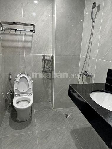 Cho thuê nhà nguyên căn mới xây 50 m2x5 tầng số 7 ngõ 121 Lê Thanh Ngh