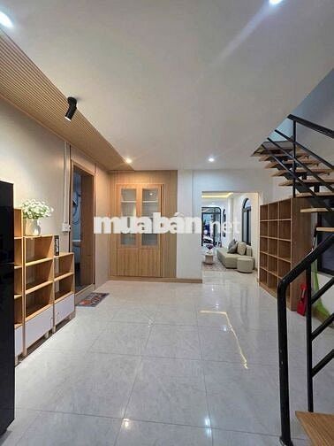 Bán căn nhà 2 tầng 2 mặt kiệt Phạm Ngũ Lão Hải Châu