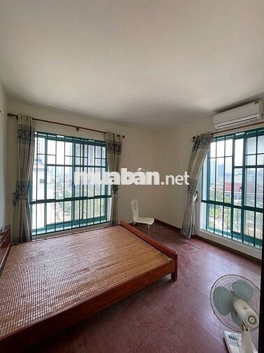 Chủ nhà gửi CH CT4 Mỹ Đình Sông Đà 135m2 4PN 3VS đồ cơ bản giá 16tr/th