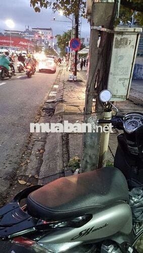 Cần tiền bán lại nhà mặt tiền đường núi thành đà nẳng