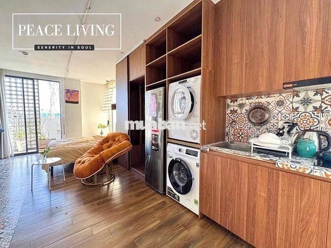 CHO THUÊ CĂN HỘ BAN CÔNG CAO CẤP NGAY TRẦN QUANG KHẢI TONE GỖ GIÁ RẺ