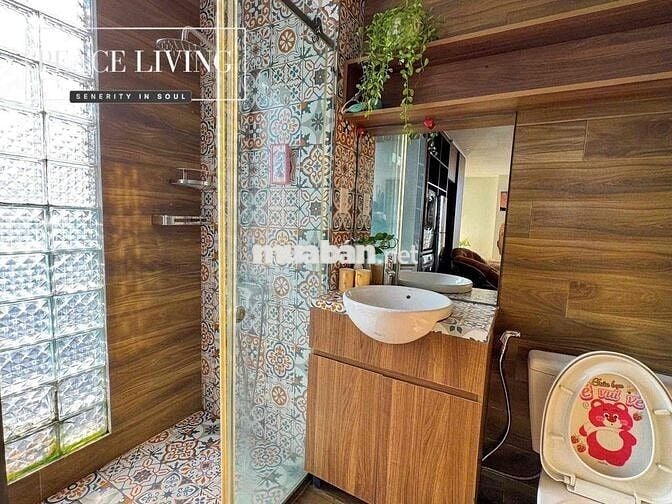 CHO THUÊ CĂN HỘ BAN CÔNG CAO CẤP NGAY TRẦN QUANG KHẢI TONE GỖ GIÁ RẺ