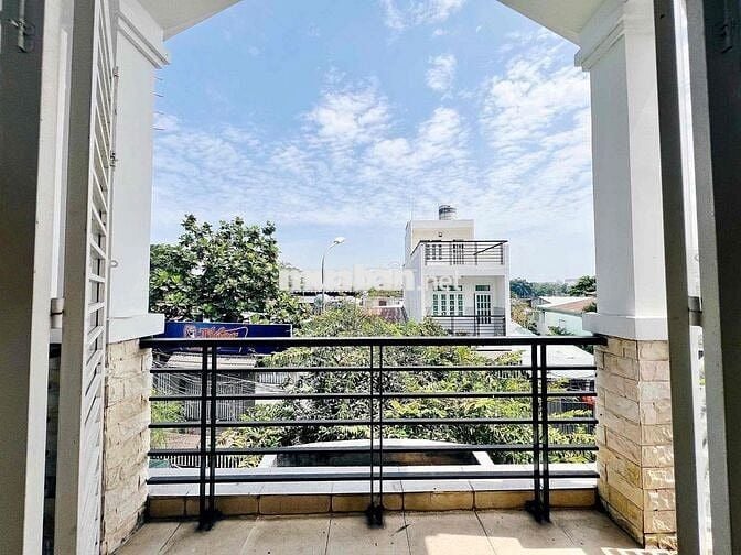 Studio ban công full nội thất siêu đẹp ngay chân cầu Bình Lợi