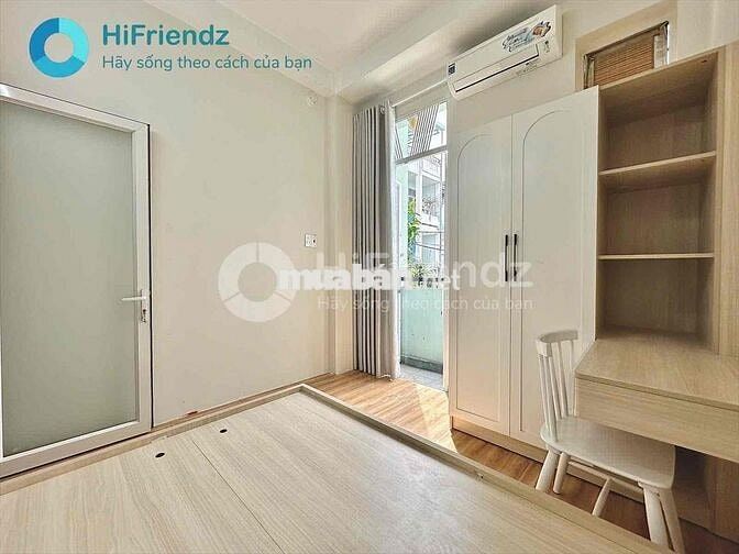 BAN CÔNG TÁCH BẾP FULL NỘI THẤT XỊN XÒ THUẬN TIỆN DI CHUYỂN TRUNG TÂM