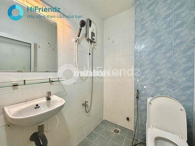 BAN CÔNG TÁCH BẾP FULL NỘI THẤT XỊN XÒ THUẬN TIỆN DI CHUYỂN TRUNG TÂM