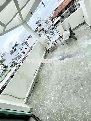 chính chủ cho thuê phòng đẹp, có sân ban công siêu rộng, NVS riêng