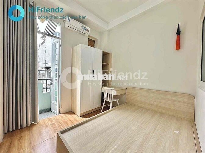 BAN CÔNG TÁCH BẾP FULL NỘI THẤT XỊN XÒ THUẬN TIỆN DI CHUYỂN TRUNG TÂM