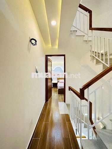 CỰC PHẨM! Nhà 182B Lê Văn Sỹ, Phú Nhuận. 1 Trệt 3 lầu, DTSD 400m2