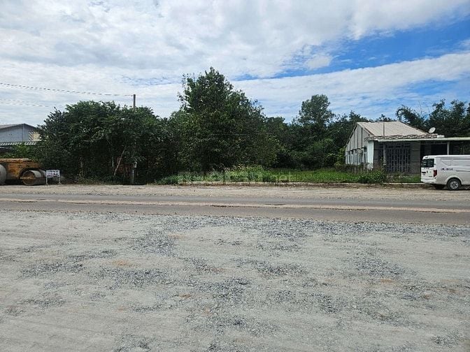 Bán lô đất 2 mặt tiền đường giá 230tr/1m ngang