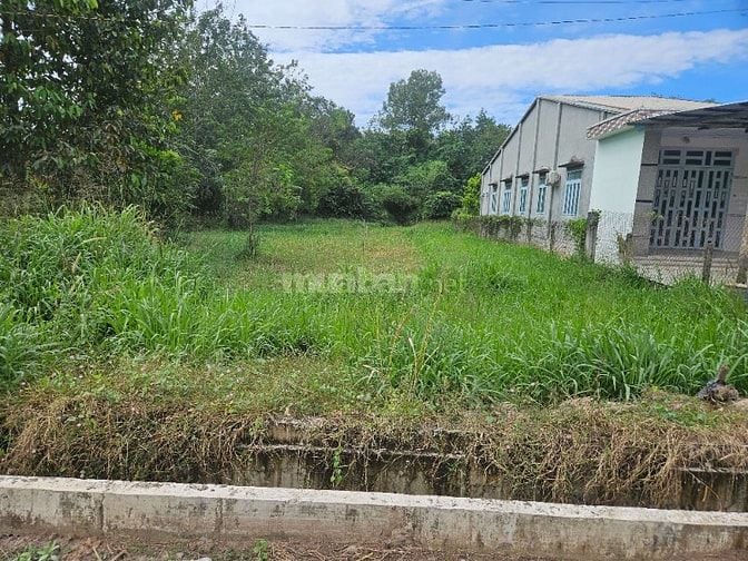 Bán lô đất 2 mặt tiền đường giá 230tr/1m ngang