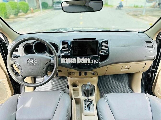 Toyota Fortuner 2011 2.7V - AT.