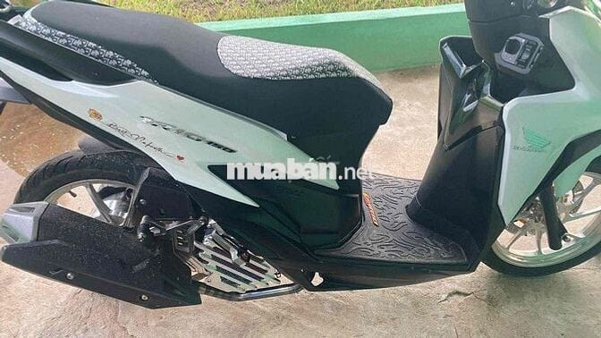 Honda Vario 125 màu Trắng Đen