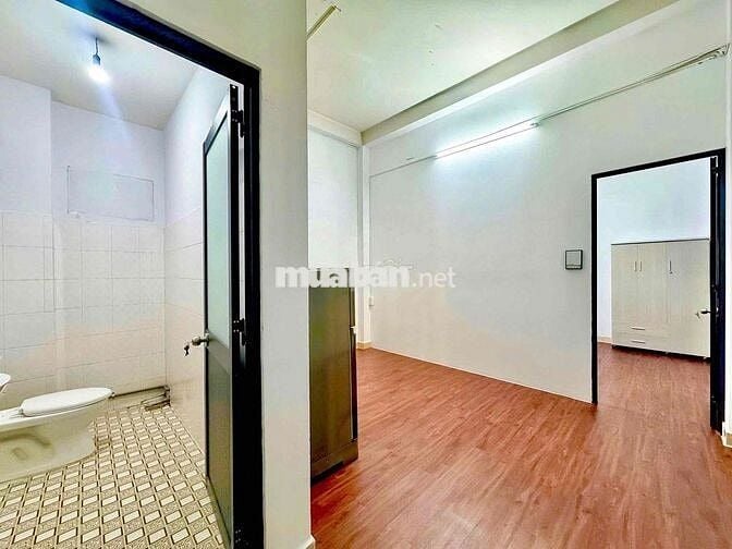 CHDV 1 Phòng Ngủ Lớn, Tách Bếp, Full Nội Thất - Hẻm Xe Tải Sát Mặt Tiề