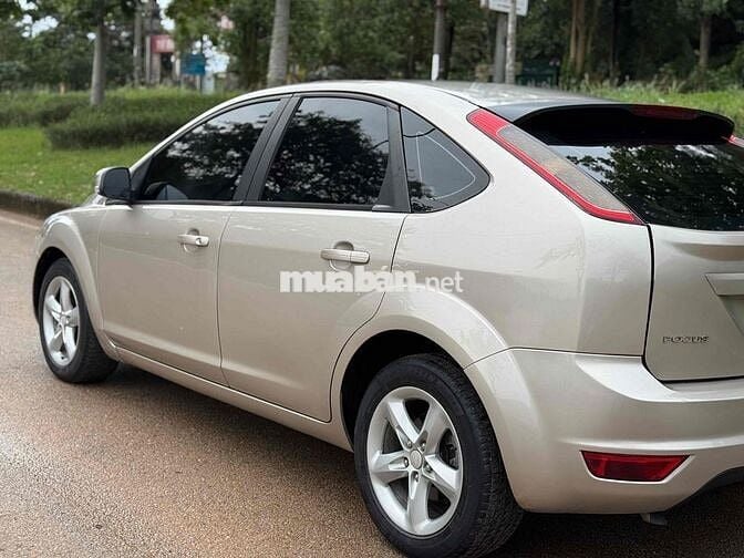 Ford Focus 2011 Vàng cát