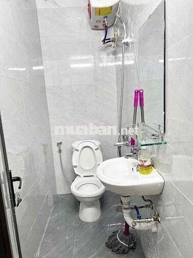 Bán nhà 449 Ngọc Lâm ngõ nông còn xót 42m2x 2N1W kinh doanh 3,7 Tỷ