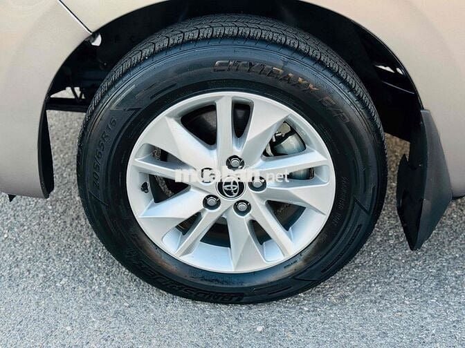 Toyota Innova 2017 2.0E MT Nâu