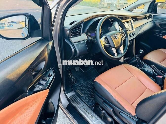 Toyota Innova 2017 2.0E MT Nâu