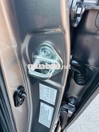 Toyota Innova 2017 2.0E MT Nâu