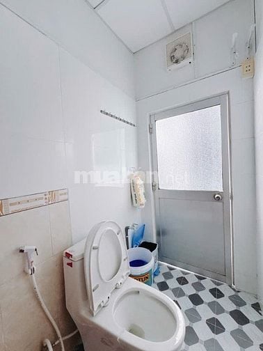 Gần cầu Kênh Tẻ, Nở Hậu, DT 4x11m