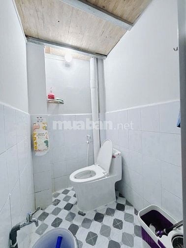 Gần cầu Kênh Tẻ, Nở Hậu, DT 4x11m