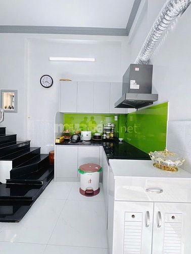 Gần cầu Kênh Tẻ, Nở Hậu, DT 4x11m