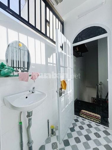 Gần cầu Kênh Tẻ, Nở Hậu, DT 4x11m