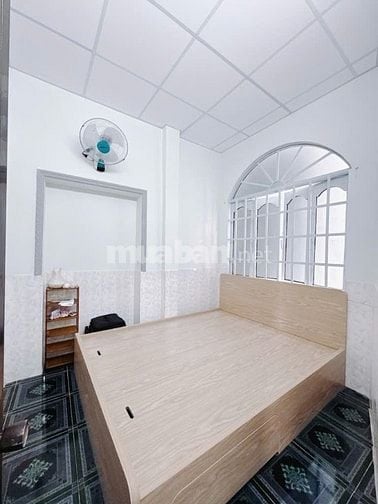 Gần cầu Kênh Tẻ, Nở Hậu, DT 4x11m