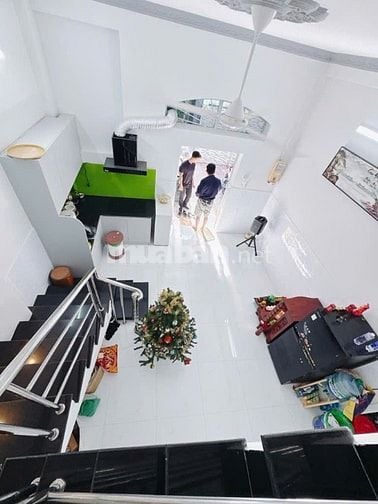 Gần cầu Kênh Tẻ, Nở Hậu, DT 4x11m