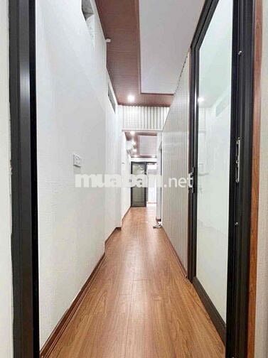 Bán nhà 449 Ngọc Lâm ngõ nông còn xót 42m2x 2N1W kinh doanh 3,7 Tỷ