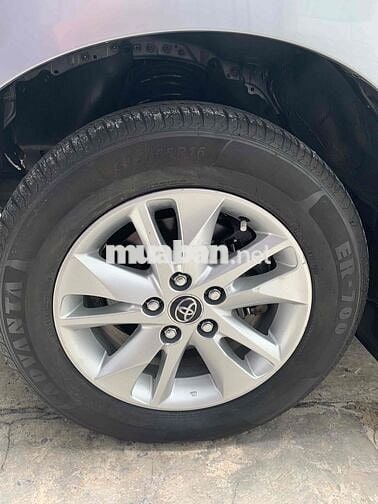 Toyota Innova 2019 2.0E Bạc