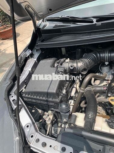 Toyota Innova 2019 2.0E Bạc