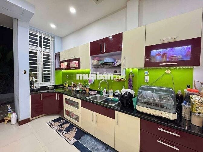 Nhà Mặt Tiền Kinh Doanh, 4 Tầng 4 PN, Gần ST Emart